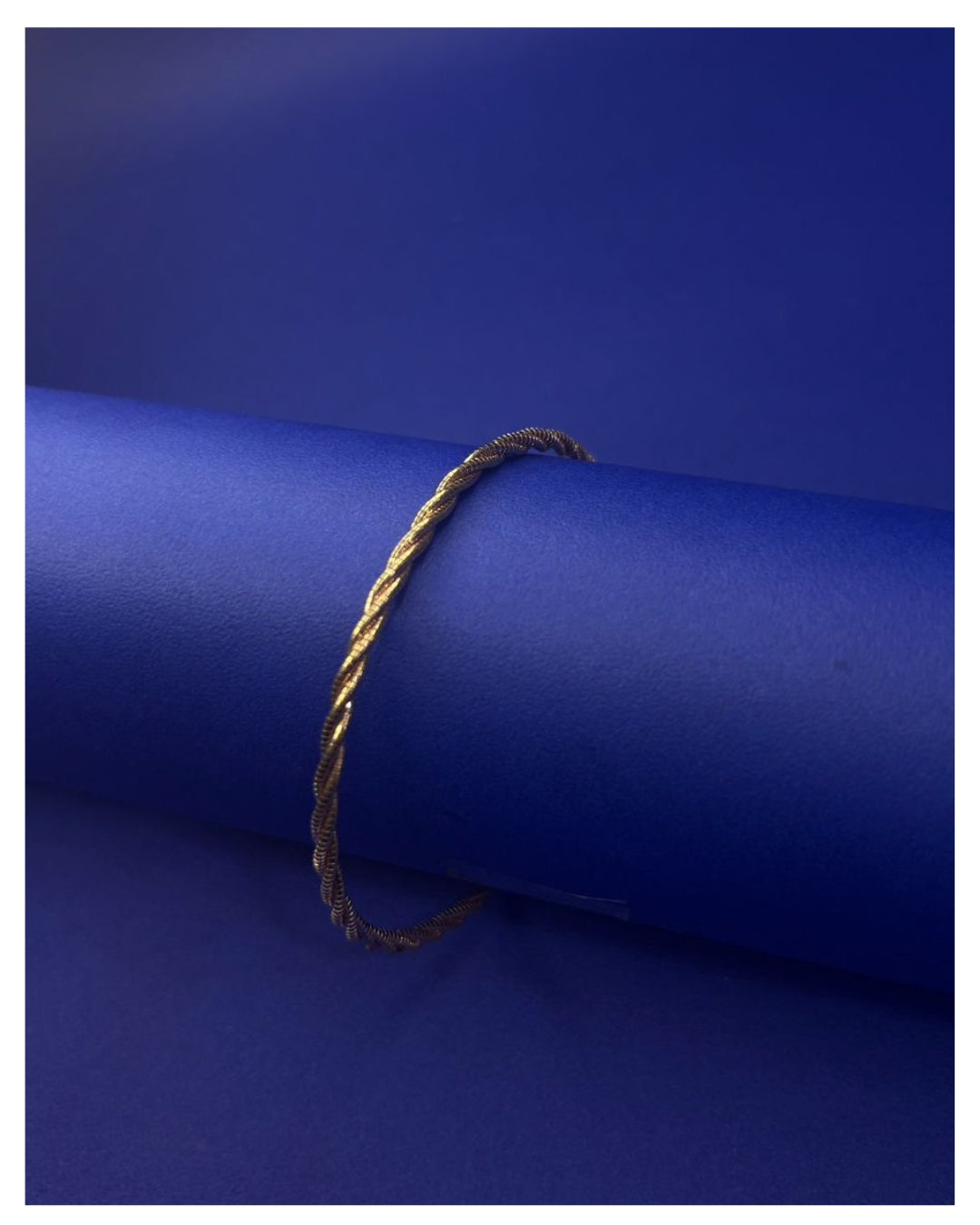 Thin Magic Twirl Bracelet
